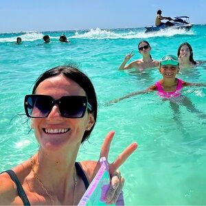 Meet your Posher, Stevielyn